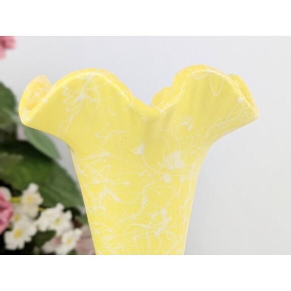 9" Yellow White Splatter Flared Rim Vase Vintage 1960s Shawnee Pottery Cameoware - Picture 6 of 10